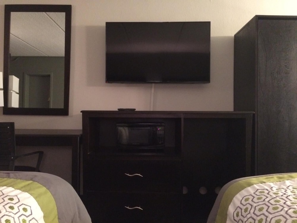 Lotus Inn and Suites 18/28