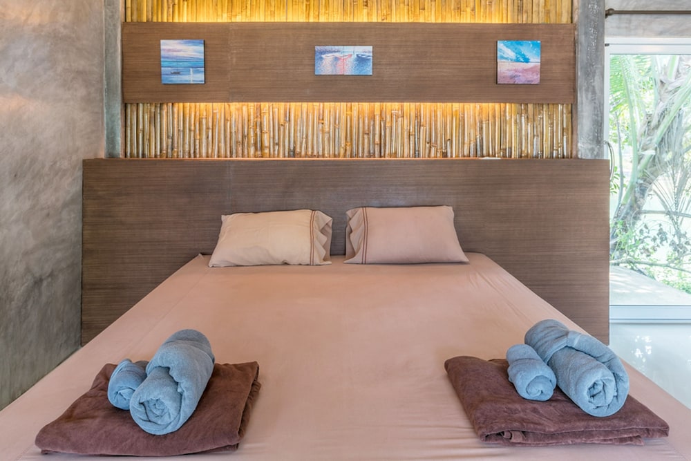Siam Beach Resort Koh Kood 12/57