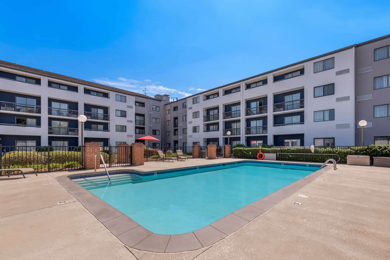 Sonesta Select Charlotte University Research Park 16/17