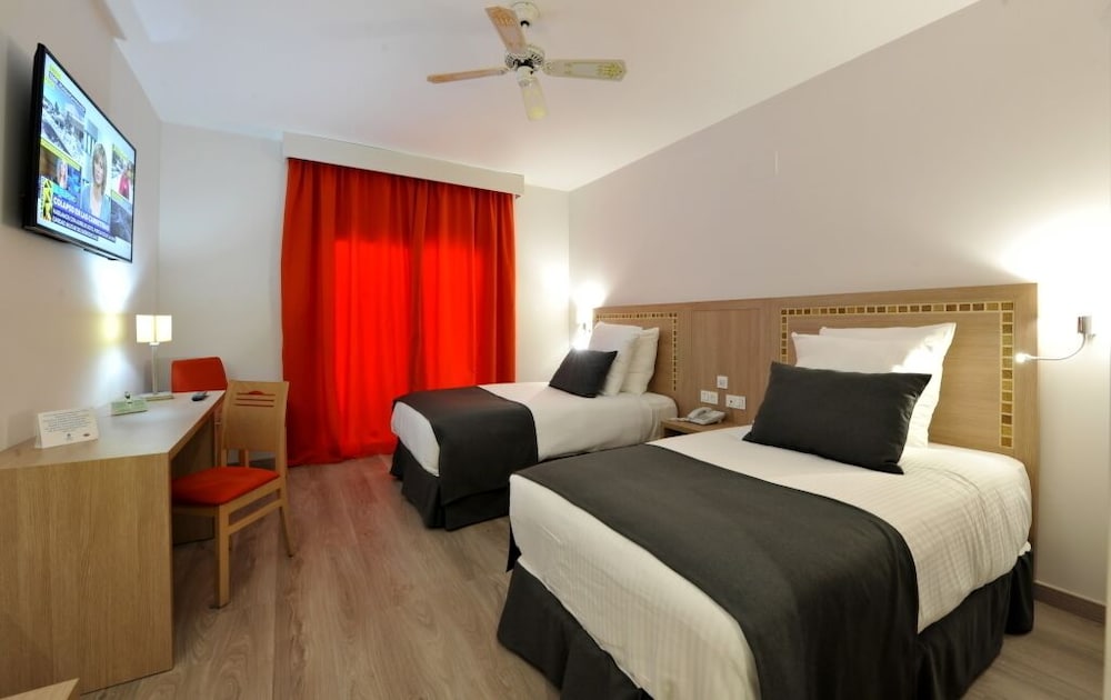 Superior, Twin Beds