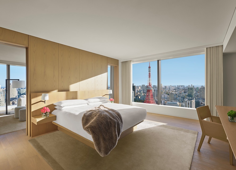 1 Bedroom, Suite, King Bed, Tower View