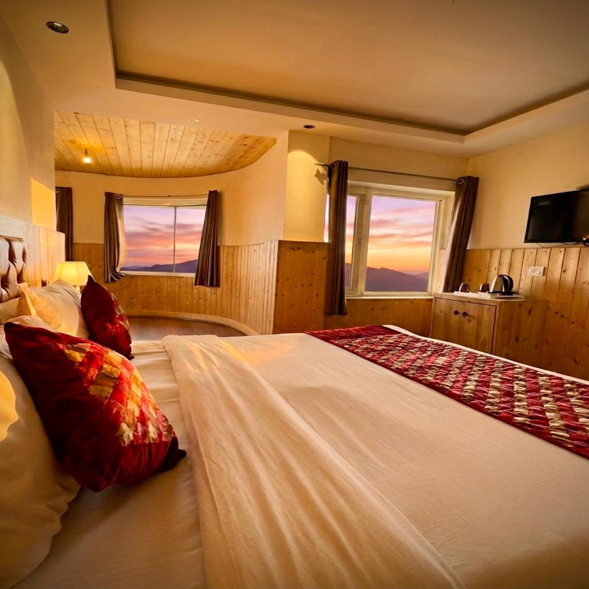 GALLEU HILL RESORTS 16/54
