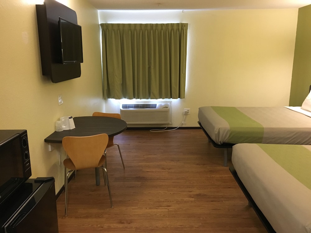 Motel6 Troy, IL 31/46