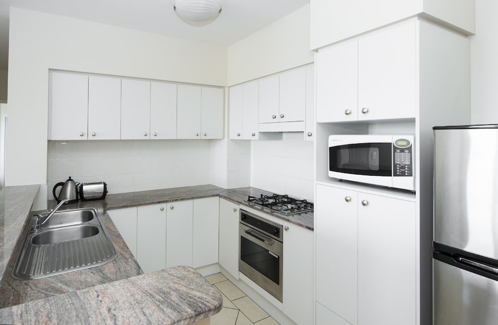 The Oasis Apartments 24/66