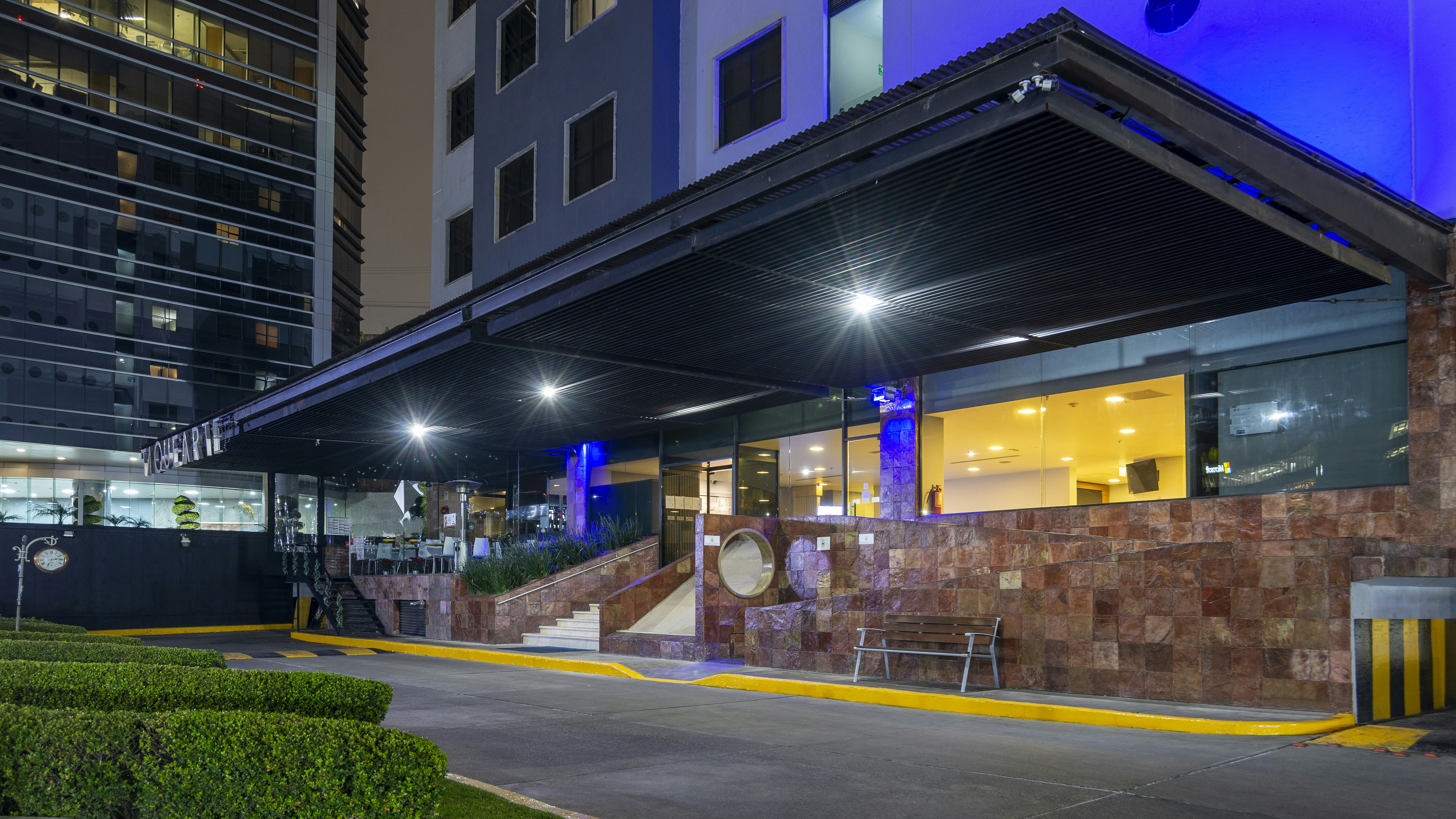 Holiday Inn Express Mexico Santa Fe 48/50