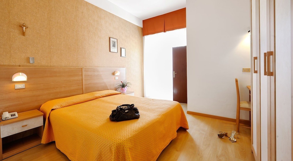 Hotel Mirabel 15/33