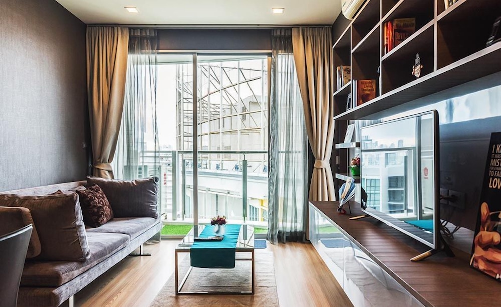 Sky Walk Residences (Ex. Bangkok Sky Walk) 38/73