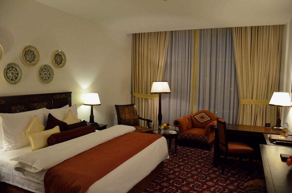 DUSHANBE SERENA HOTEL 10/70