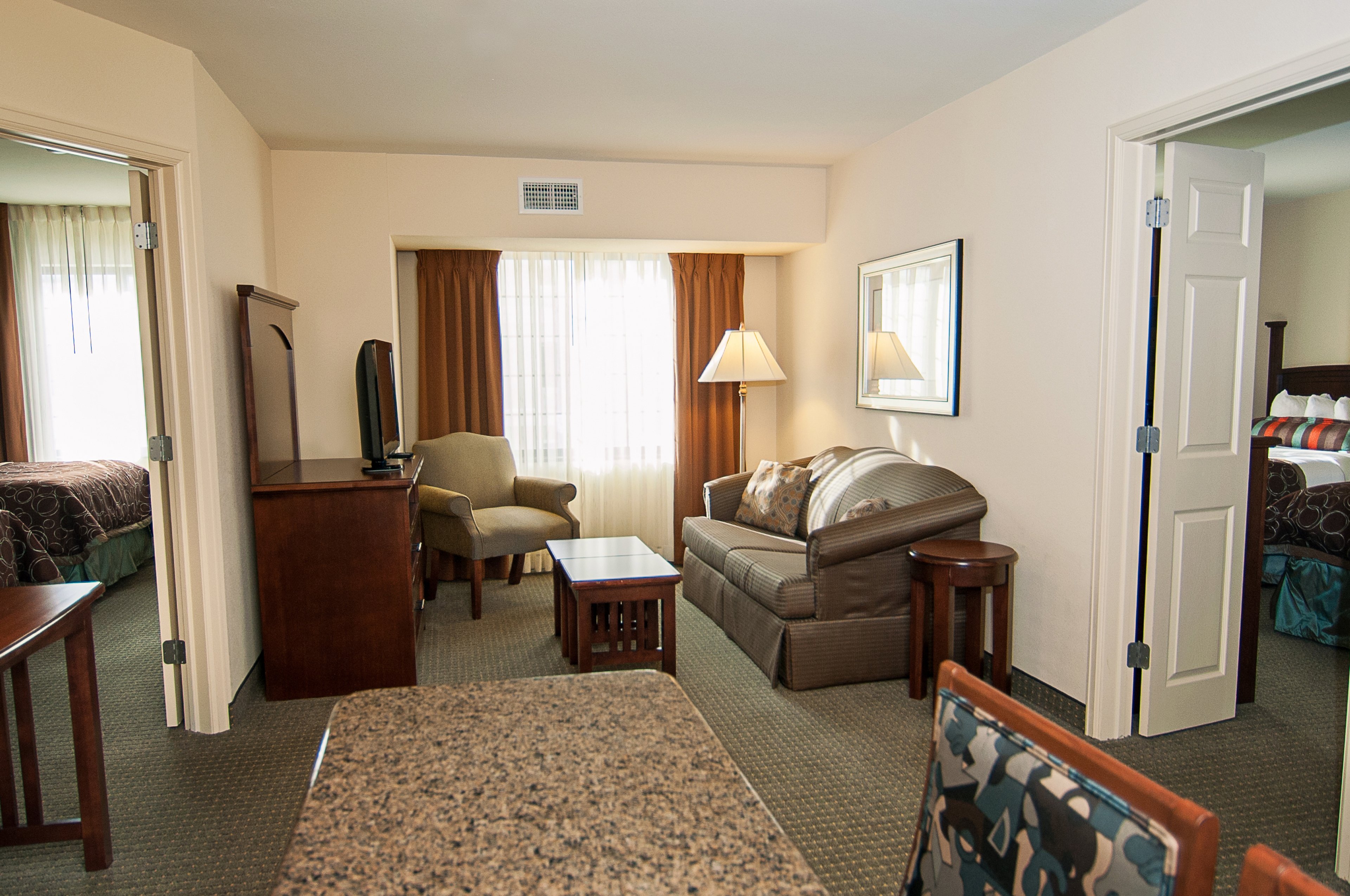 Staybridge Suites Wichita 44/79