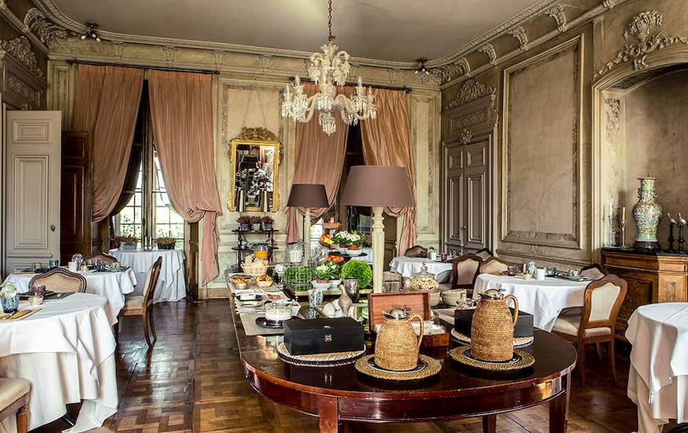 CHATEAU DE BRIOTTIERES 39/48