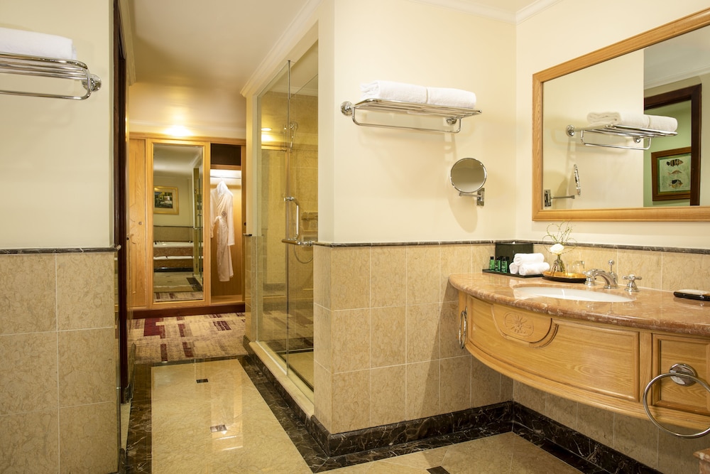 SHERATON HANOI HOTEL 18/42