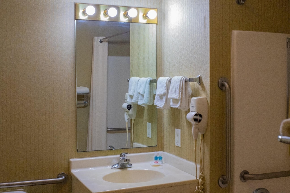 Colfax Inn 54/58