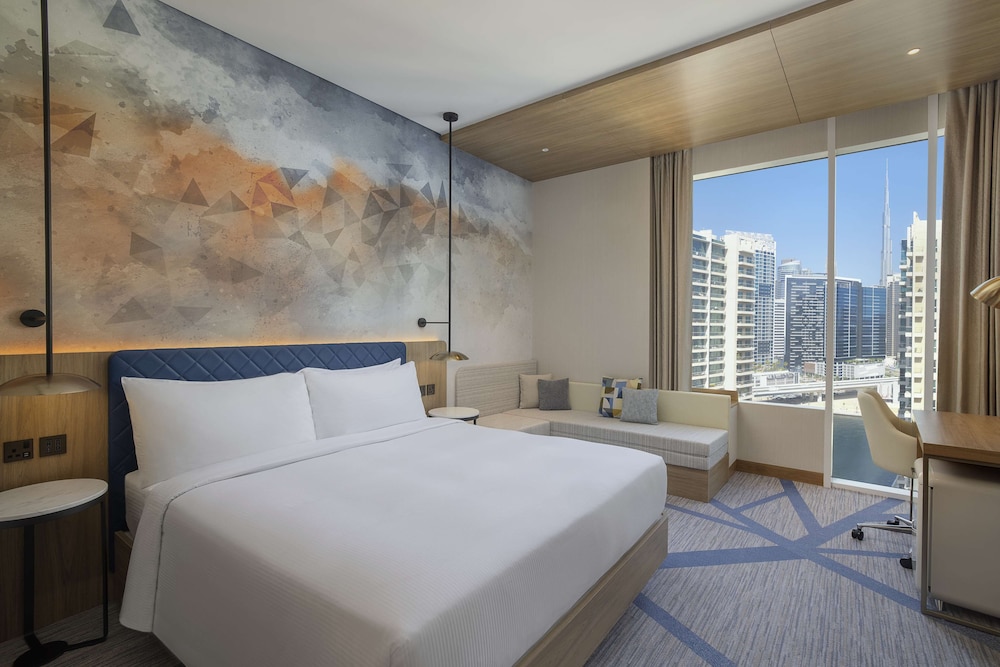 ROOM, KING BED, SOFA