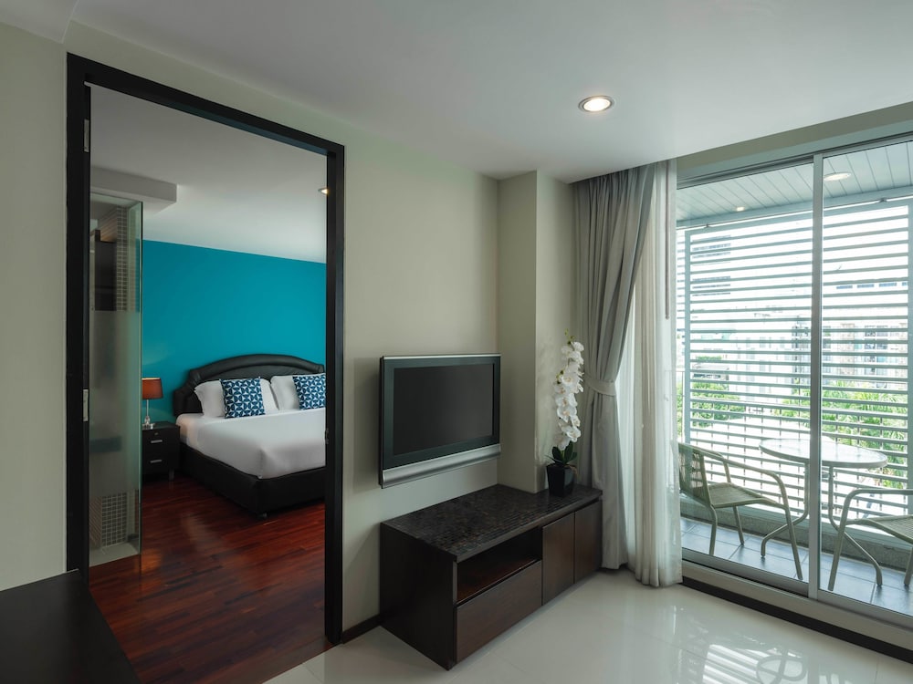 Silom Lofts Hotel 41/47