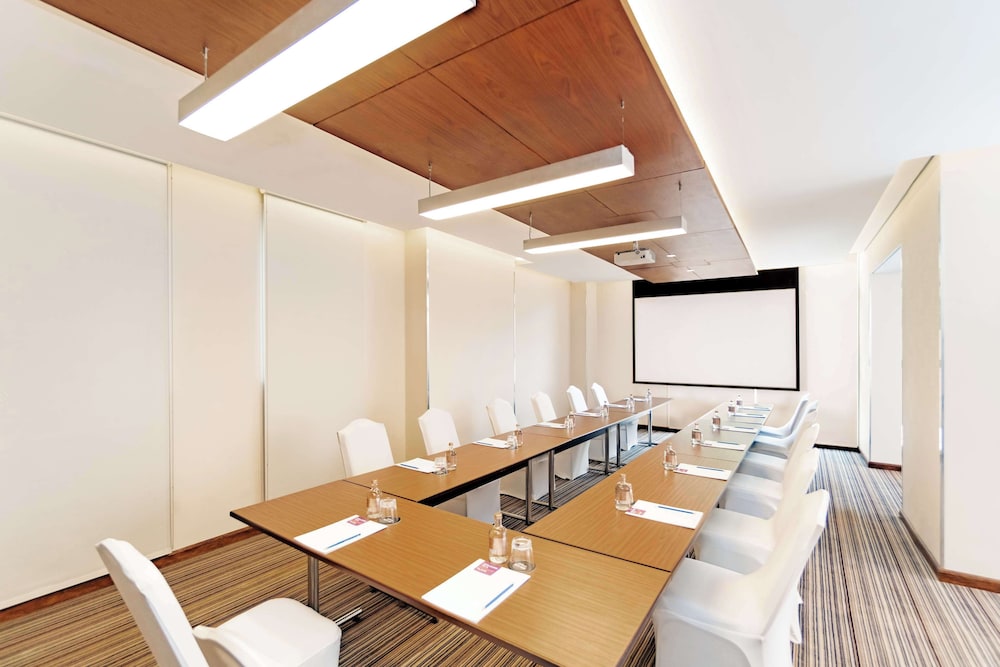 Hyatt Place Dubai Wasl District 38/50