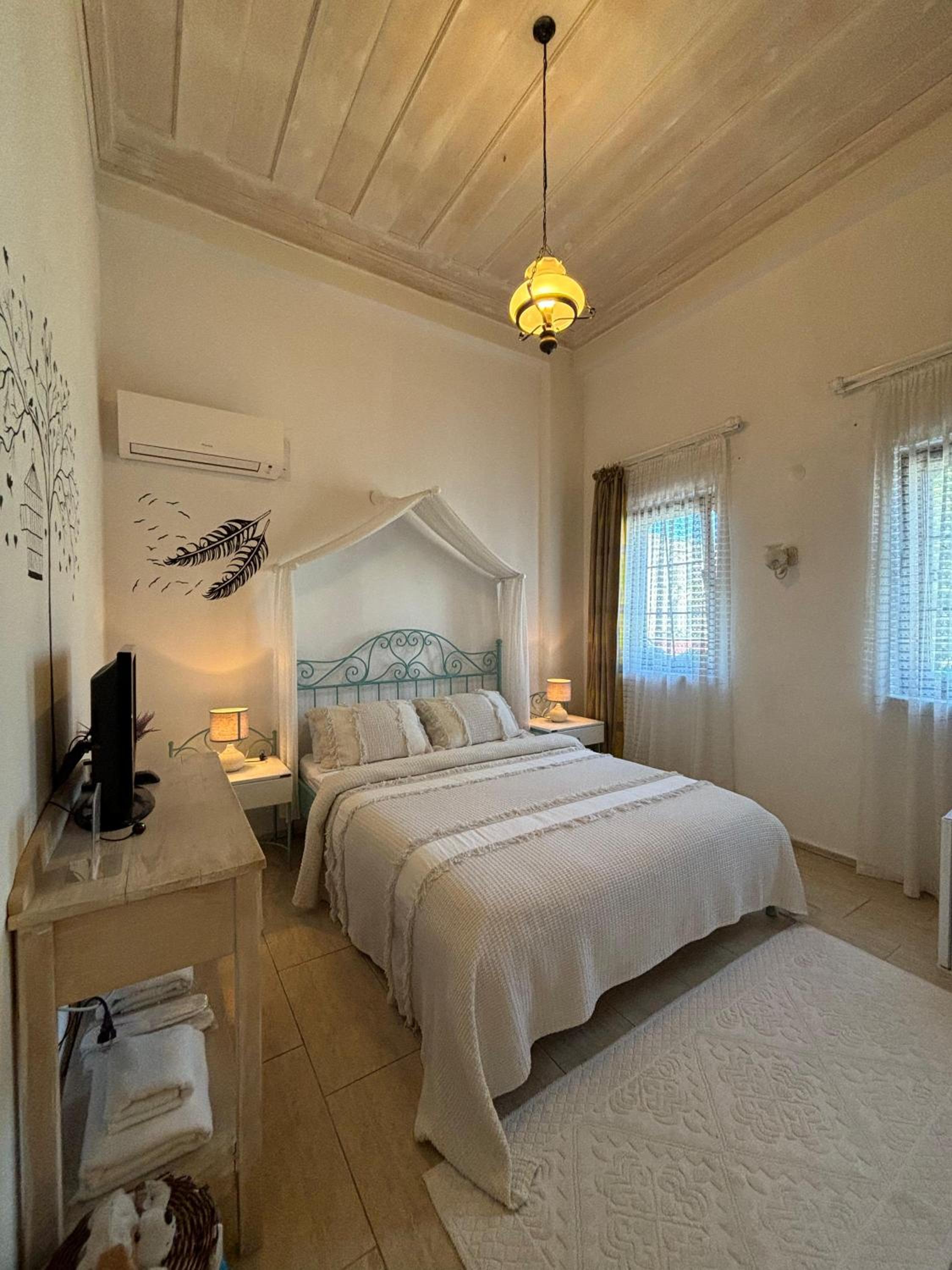 Alacati Zeynep 8/16