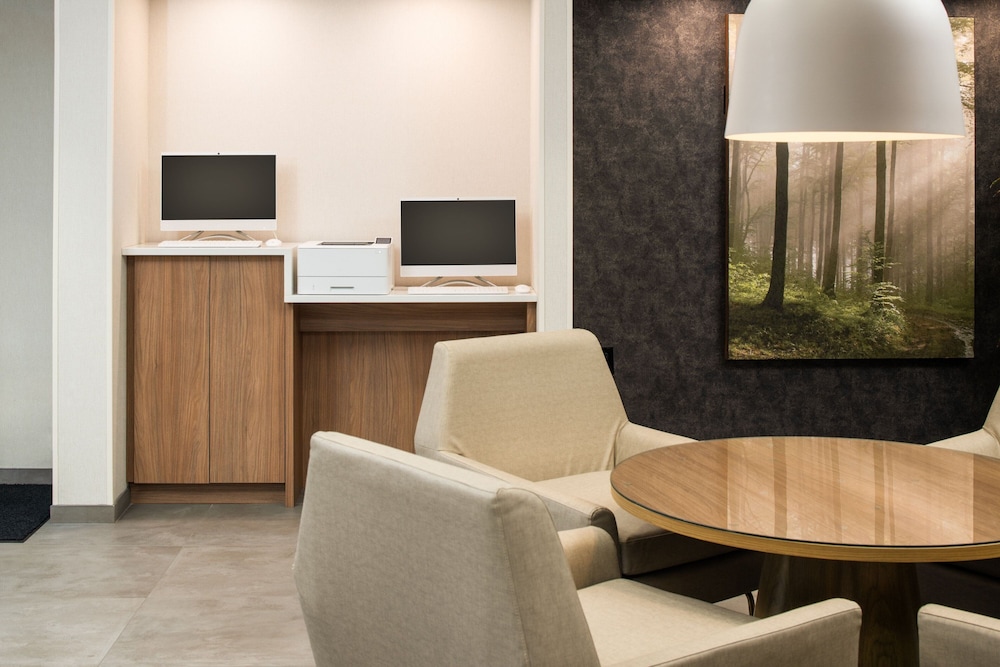 Fairfield Inn & Suites By Marriott Portland Airport 45/49