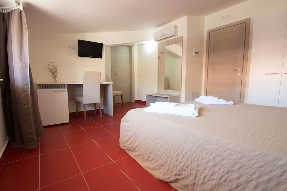 ECONOMY, DOUBLE BED