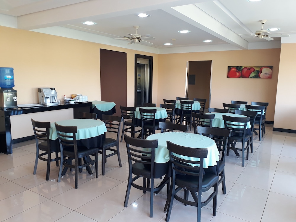 Cristal Palace Inn 31/40
