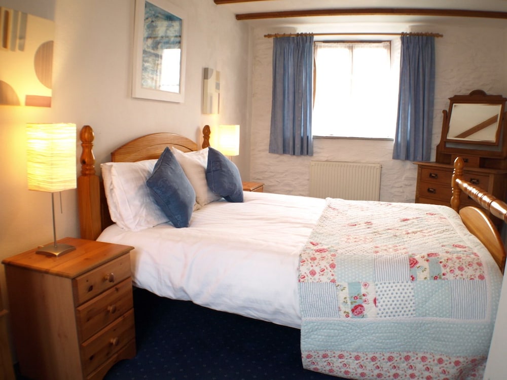 Polean Farm Cottages 12/50