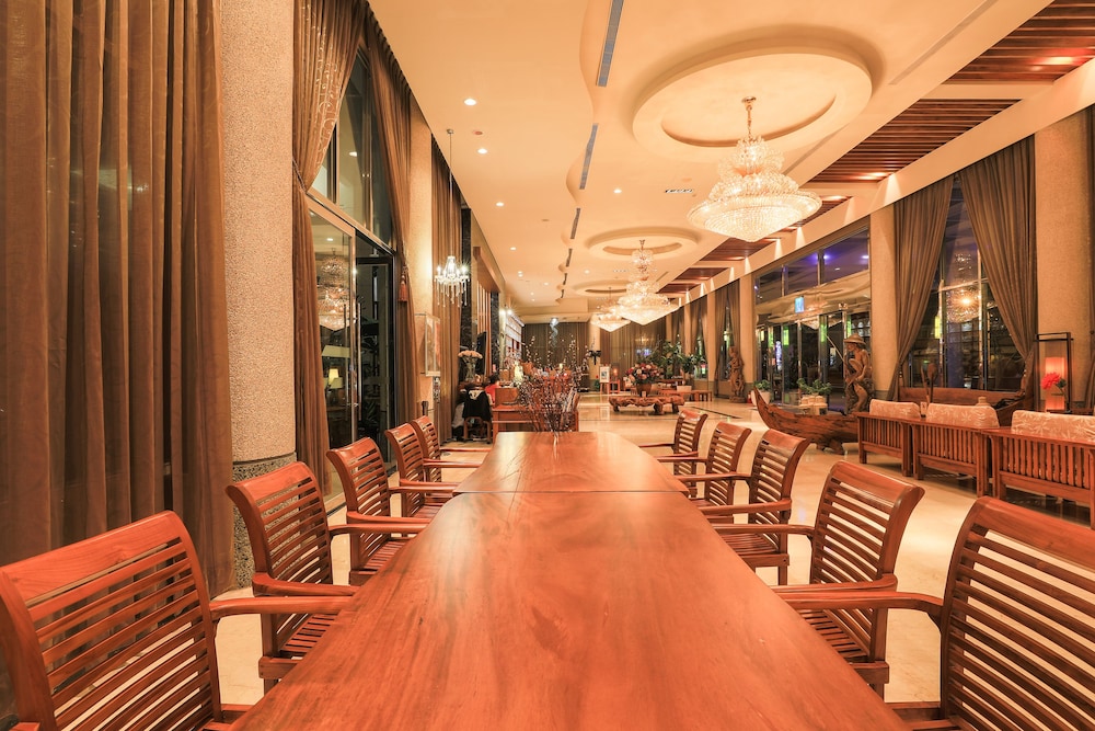 Yentai Hotel 32/41
