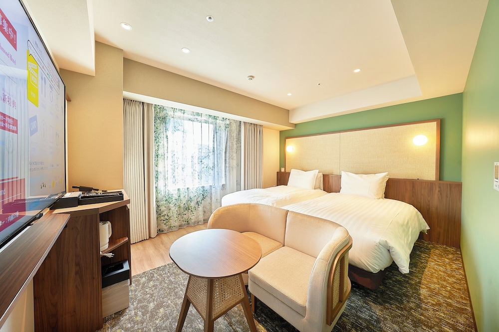 Universal, Single, Twin Beds