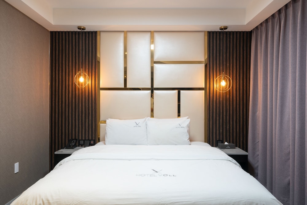 Voll Hotel 10/94