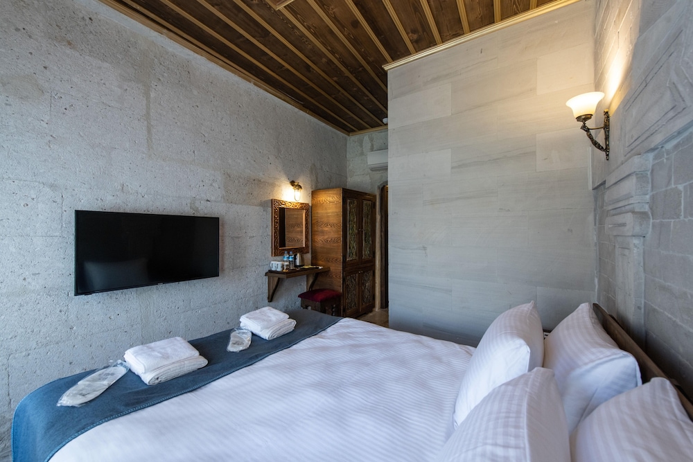 Foremanson Cave Hotel 6/50