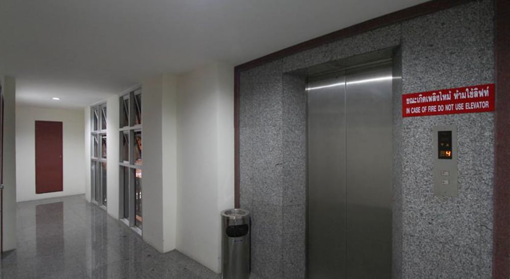 18 Coins Budget Hotel 23/67