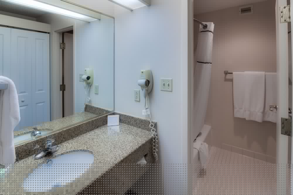 Ashmore Inn and Suites 14/61