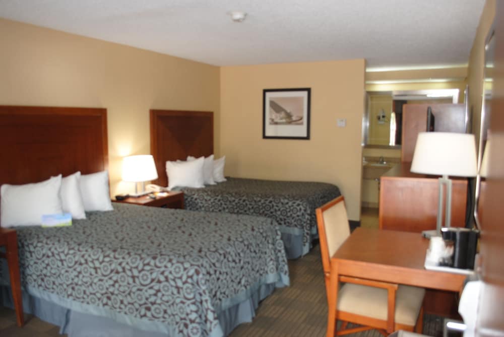 Days Inn By Wyndham Jacksonville Airport 15/31