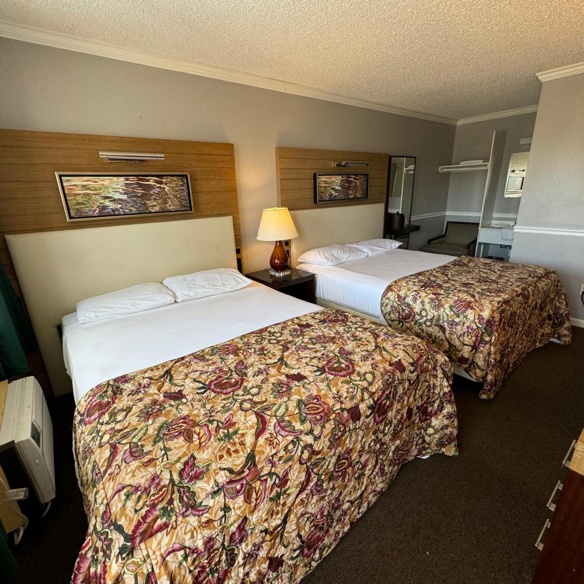 Bay Breeze Motel 6/28