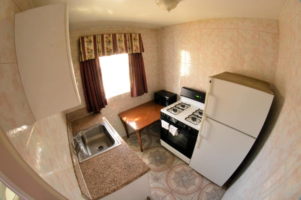 Palace Inn Oxnard 25/43
