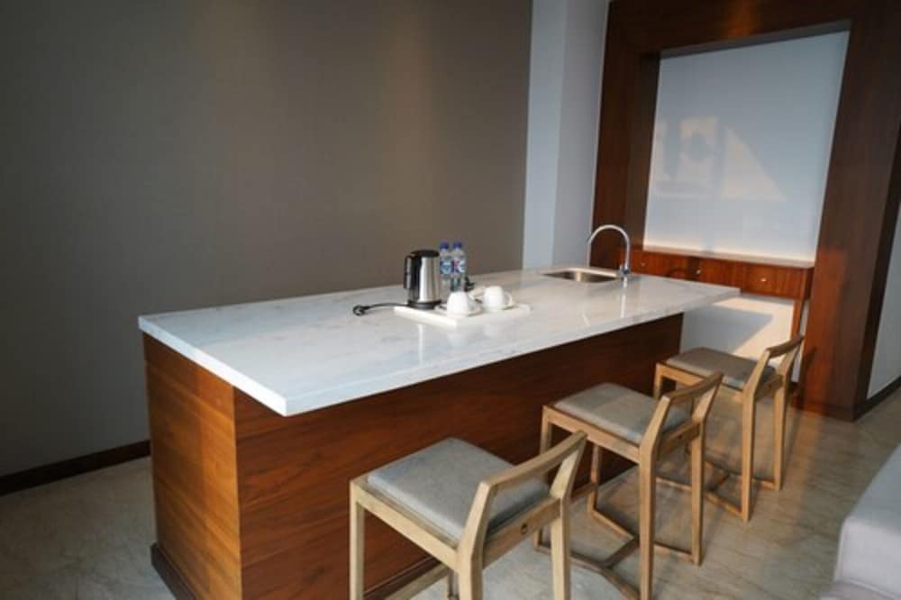 Veranda Serviced Residence @ Puri 65/74