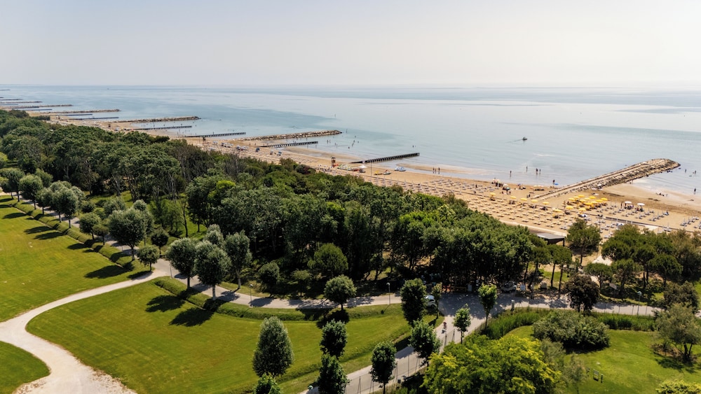 HOTEL MAREGOLF 41/46