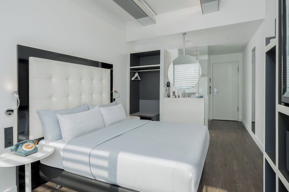 Innside By Melia Dusseldorf Hafen 17/75