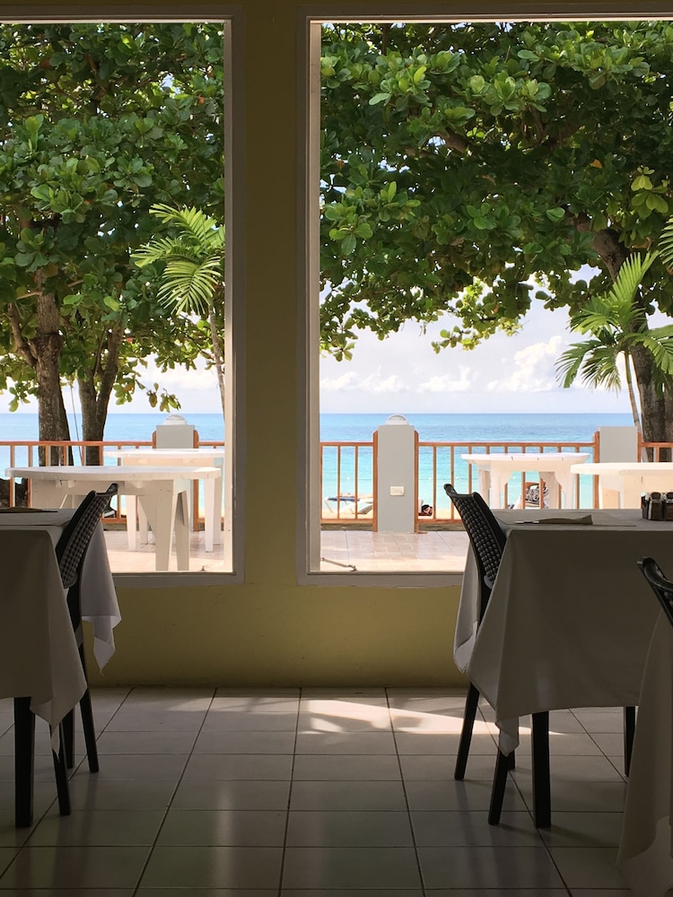 Coral Seas Beach Resort 39/58
