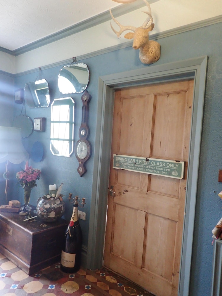 Newberry Beach Lodge 6/50