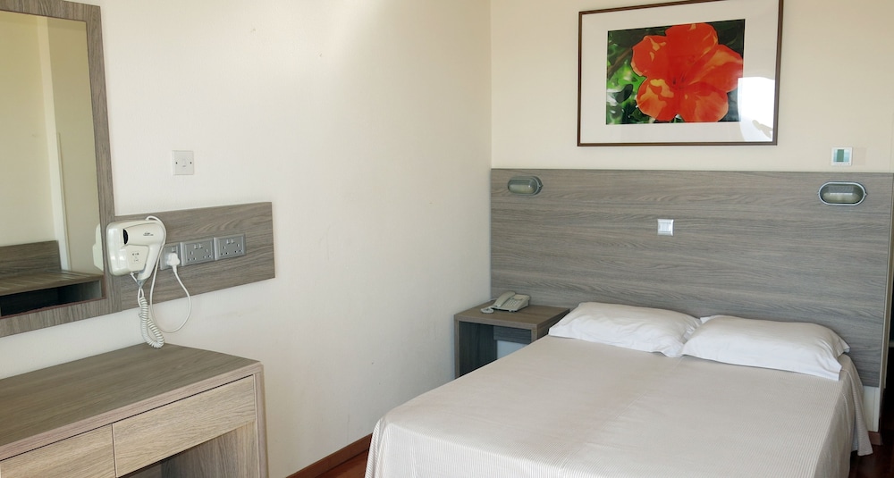 Marina Hotel 29/68