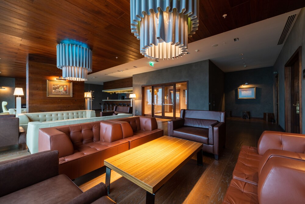 ZIRVE HOTEL 44/76