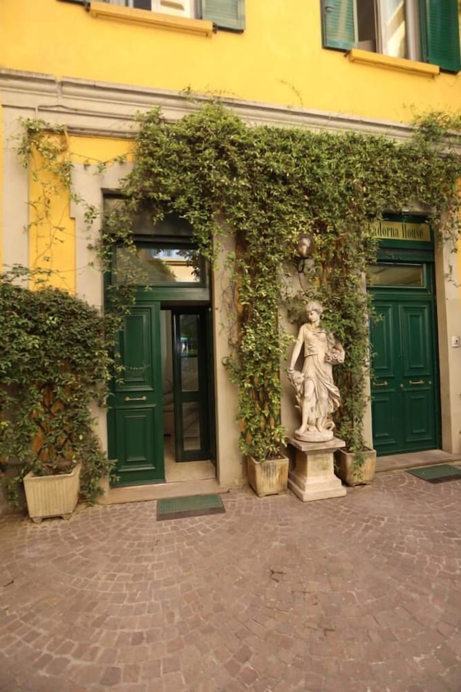 Cadorna House 2/50