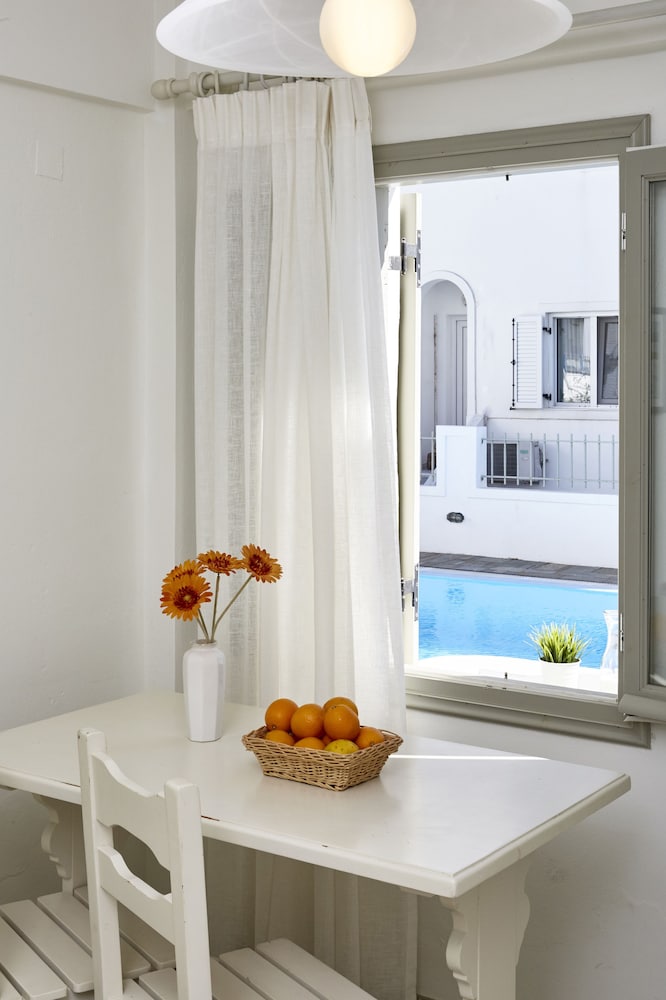 Nissos Thira Hotel photo4