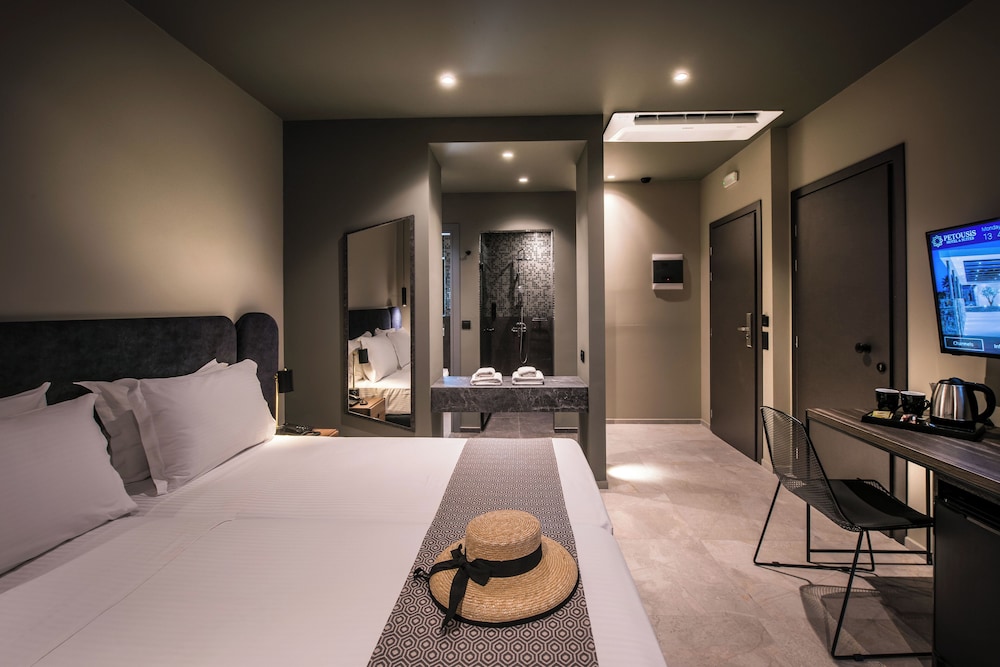 Petousis Hotel & Suites 38/50