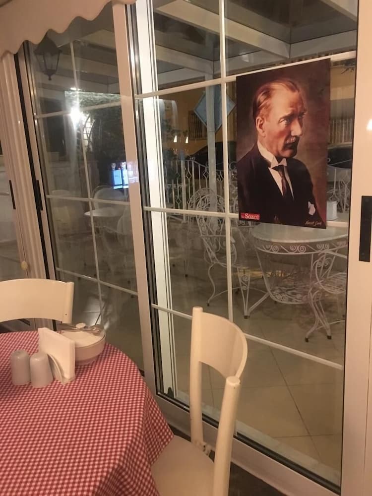Melaike Otel 51/72