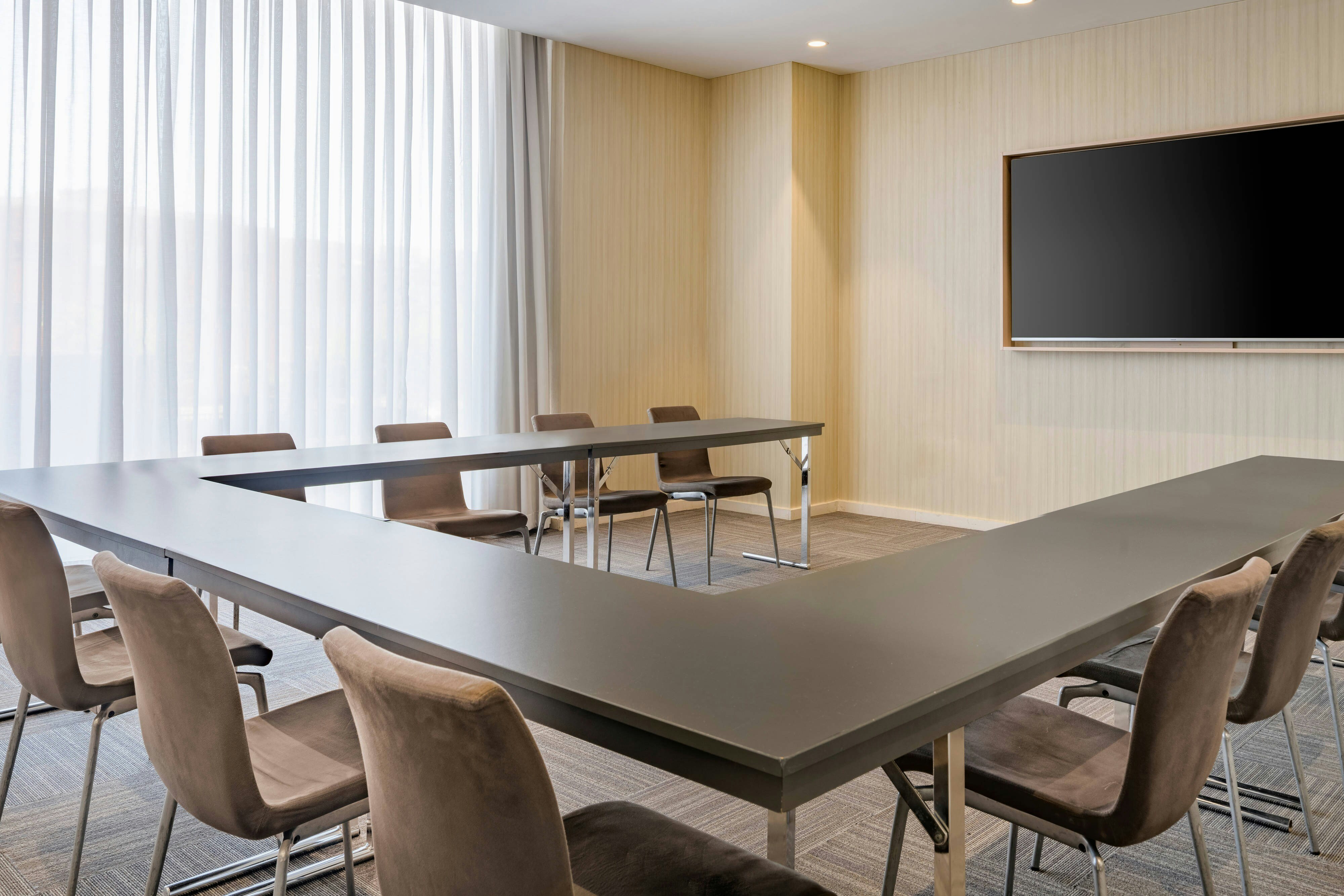 AC Hotel Valencia by Marriott 63/71