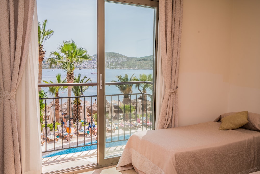 Amilla Beach Resort 32/50