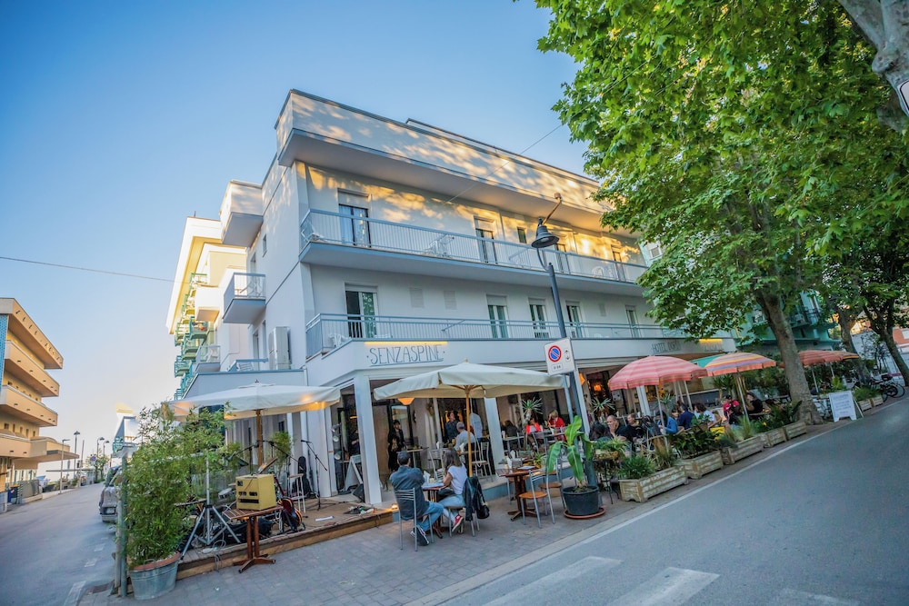 Doria Hotel 3/48