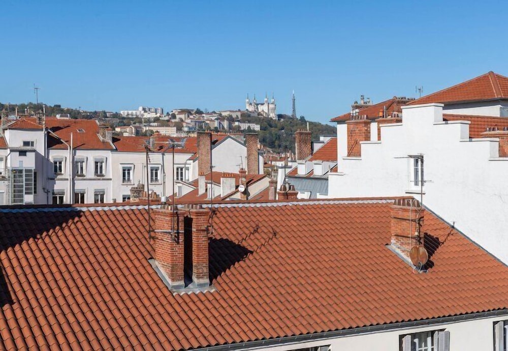 B&B HOTEL Lyon Centre Perrache 56/62