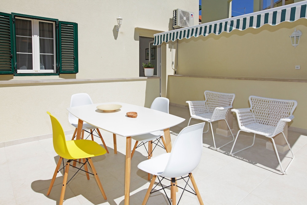 Luxury Seaside Apartments 26/50