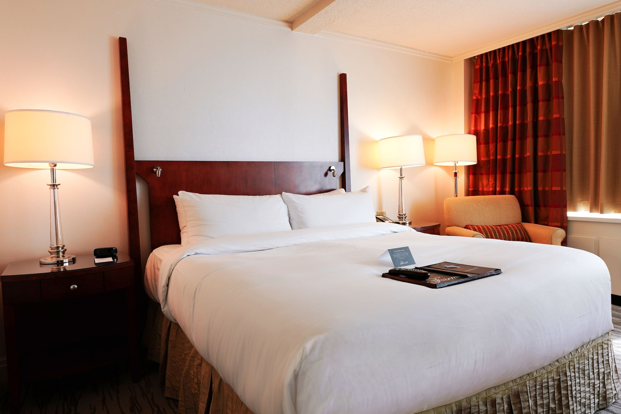 Fairmont Gold, Suite, King Bed